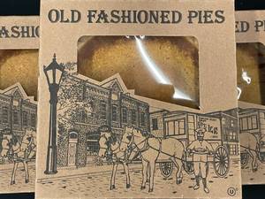 lot 7 image: D      3 Pumpkin pies frozen