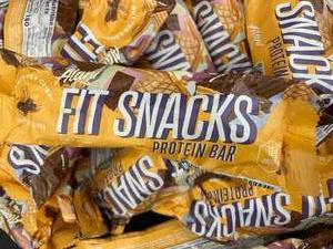 lot 42 image: Fit Snacks Peanut Butter Crisp 24 Protien Bars