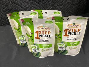 lot 72 image: Mrs Wages Pickling Pouches Kosher Dill Flavor 4 packets.