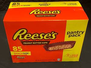 lot 79 image: Reeses Peanut Butter Cups Pantry Pack 85 snack size 2lbs