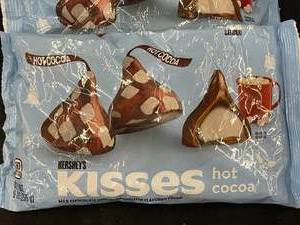 lot 441 image: Hersheys Kisses Hot Cocoa 5 Bags