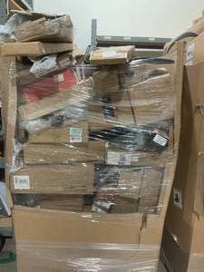 lot 221 image: Wholesale Pallet of Car Parts