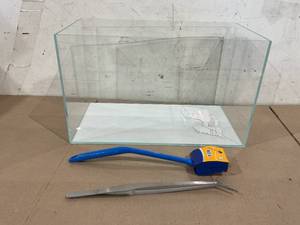 lot 179 image: LAQUAL 10 Gallon Ultra Clear Glass Fish Tank, Rimless Low Iron Aquarium
