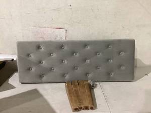 lot 411 image: Coolazy Upholstered Entryway Grey Bench MINOR DAMAGE