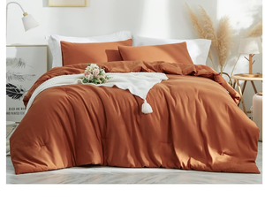 lot 370 image: Nayoroom Burnt Orange Comforter Set