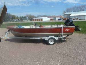 lot 9 image: Lund Fishing Boat
