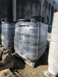 lot 711 image: ASSORTED SIZE, PLASTIC NRSERY POTS - USED ONE TIME