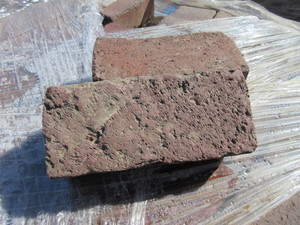 lot 718 image: CLAY PAVERS - NEW