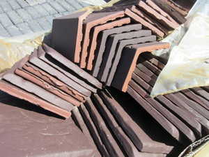 lot 733 image: LUDOWICI CLAY ROOF TILES - LOOSE, UNUSED