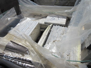 lot 737 image: PERCHERON TRAVERTINE PAVING STONE - NEW