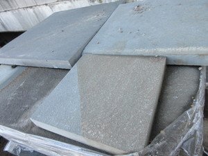 lot 745 image: BLUESTONE, NATURAL CLEFT PAVING - NEW