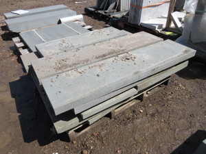 lot 747 image: RANDOM BLUESTONE PAVING - NEW