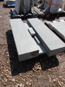 lot 749 image: BLUESTONE, THERMALED STEP UNITS - NEW