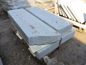lot 753 image: FERRIS LIMESTONE STEP UNITS - NEW