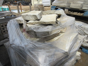lot 782 image: FOND DU LAC LIMESTONE WALLSTONE - NEW