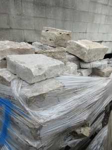 lot 787 image: CHILTON LIMESTONE WALLSTONE - NEW