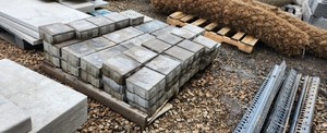 lot 800 image: CONCRETE PAVERS