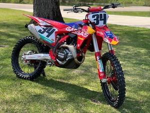 lot 3 image: 2024 GASGAS MC450F FACTORY EDITION MOTOCROSS MOTORCYCLE
