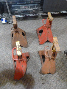 4 Snap-On Floor Jacks