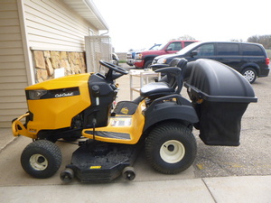 Cub Cadet LX46 Riding Lawn Mower