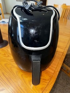 lot 12 image: PowerXL Votex 7-Quart Black Air Fryer