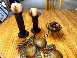 lot 14 image: Variety of Medal Decor and Candlestick Holders