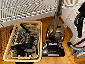 lot 31 image: Electrolux Deep Clean PowerHead Vacuum with Attachments