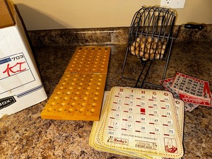 lot 46 image: Vintage Bingo Game Kit