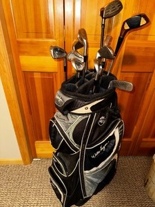 lot 54 image: Pre-Owned Golf Clubs in Bag - Irons are 1 longer than Standard Length