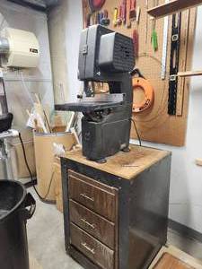 lot 61 image: Vintage Craftsman 10 Band saw with Cabinet Stand and 3 Blades