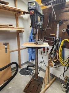 lot 62 image: Vintage Craftsman 10.5  Heavy Duty Floor Drill Press with Vise