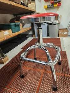 lot 73 image: Snap On Stool