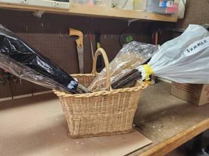 lot 76 image: Basket with Home Fall Home Decor
