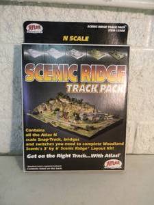 lot 2 image: Atlas N Gauge Scenic Ridge Track Pack #2588 - IN BOX - ABSOLUTELY FANTASTIC PIECE - SEE PICTURES