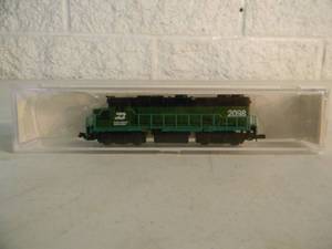 lot 17 image: LIFE-LIKE CP38-2 N Scale BURLINGTON NORTHERN 7841 Locomotive #2098 - IN PACKAGE - GREAT PIECE - SEE PICTURES