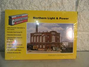 lot 23 image: WALTHERS N Scale CORNERSTONE SERIES NORTHERN KIGHT POWER #933-3214 - IN BOX WITH WRAP - FANTASTIC PIECE - SEE PICTURES