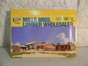 lot 29 image: WALTHERS N Scale CORNERSTONE SERIES MILLS BROS. LUMBER #933-3244 - IN BOX - FANTASTIC PIECE - SEE PICTURES