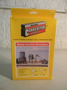 lot 33 image: WALTHERS N Scale CORNERSTONE SERIES SHADY JUNCTION N TRACKSIDE #933-3205 - IN BOX - FANTASTIC PIECE - SEE PICTURES - IN BOX - FANTASTIC PIECE - SEE PICTURES