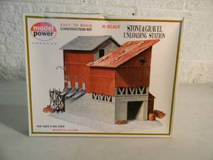 lot 45 image: MODEL POWER N SCALE STONE & GRAVEL UNLOADING STATION #1518 - IN BOX - GREAT PIECE - SEE PICTURES