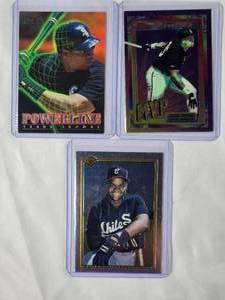 lot 140 image: Lot of 3 Frank Thomas Inserts 2002 Bowman Chrome Reprint No. 320, 1996 Fleer Powerline No. 9 of 10, 1994 Topps Finest MVP No. 6 of 8