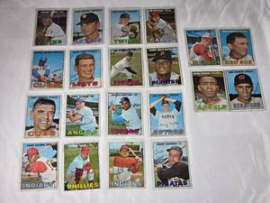 lot 156 image: Lot of 20 Vintage Baseball Cards from 1967