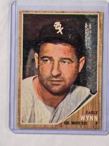 lot 201 image: Early Wynn 1962 Topps No. 385 Vintage Baseball Card