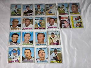 lot 231 image: Lot of 20 Vintage Baseball Cards from Mostly 1967 (1 1966)