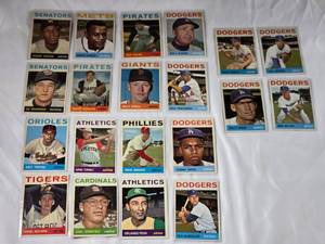 lot 232 image: Lot of 20 Vintage Baseball Cards from 1964