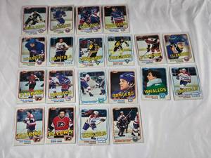 lot 296 image: Lot of 20 Vintage 1981 Topps NHL Hockey Cards