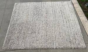 lot 38 image: Wool  8 x 8 Sea Anemone Rug