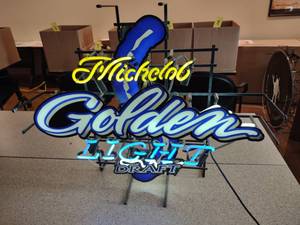lot 16 image: Michelob Golden Light, Neon Sign, W...