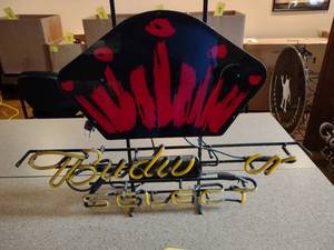 lot 20 image: Budweiser Select Neon Sign, Needs R...