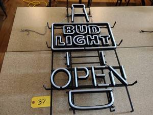 lot 37 image: Bud Light Open LED Light, Needs Pow...