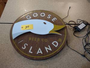 lot 39 image: Goose Island LED Light, Needs Power...
